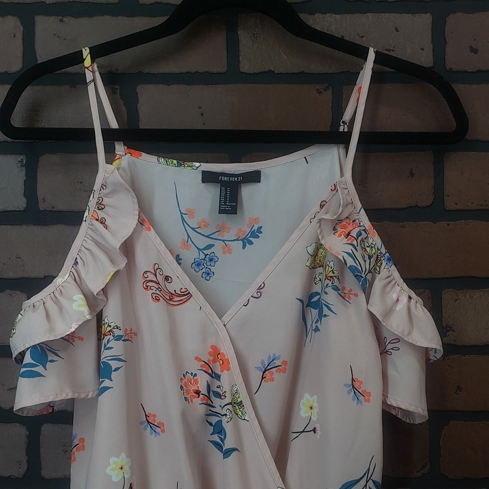 Forever 21 cold shoulder floral blouse